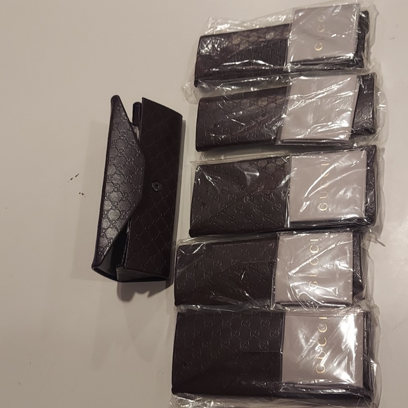 Gucci😊case reading glasses new sale is for ONE - Picture 5 of 9